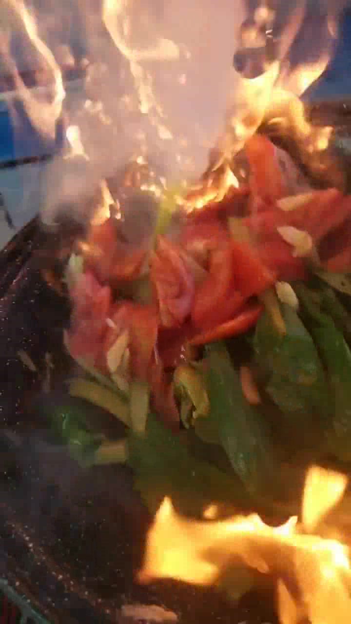 爆炒刀削面家常做法,不仅好吃,而且做法简单!一个人一盘不够吃