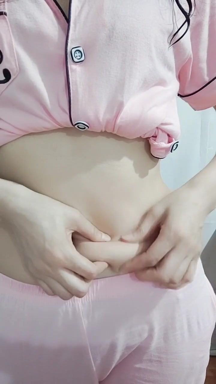 这个手法可以捏碎肚子上的脂肪,加快脂肪燃烧,促进新陈代谢!