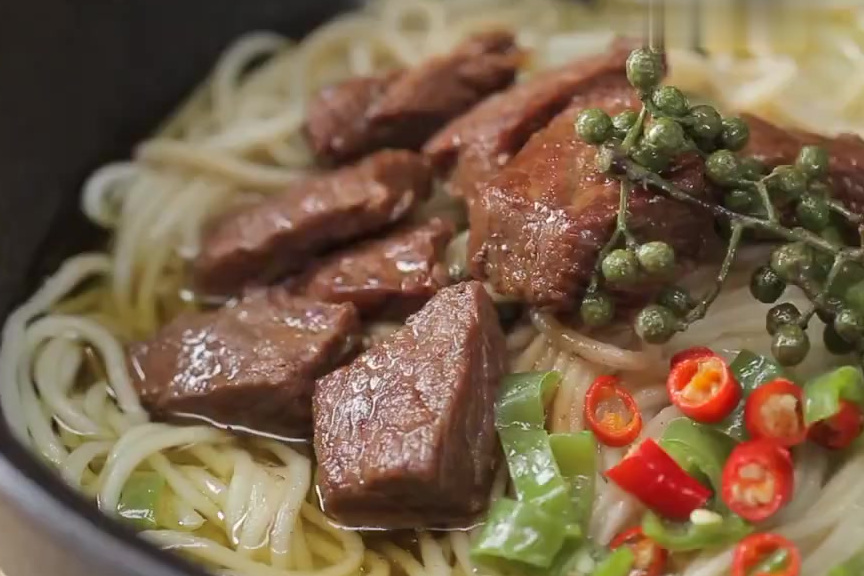 【藤椒牛肉面】看着小清新,吃一口超麻麻麻麻麻麻麻辣,中午来一碗?
