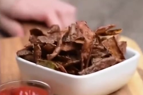 【神奇的生活小妙招,学起来!!!】食物放坏了怎么办?喝剩的汽水、丢弃的鸡蛋壳、发霉的面包,