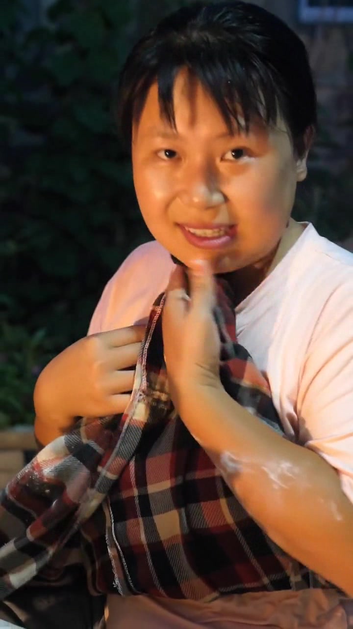 玉米面最好吃的做法,玉米面蒸饺,生活如此多娇!