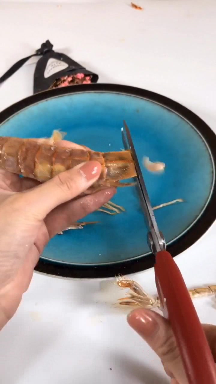 皮皮虾的正确剥皮方法,非常实用,你学会了吗?