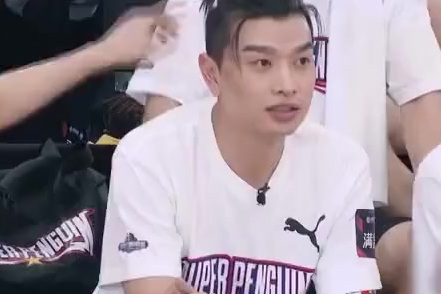 这个夏天,因为篮球,在超级企鹅联盟认识了很多朋友!一样的热爱一起训练一起比赛,真的很开心,