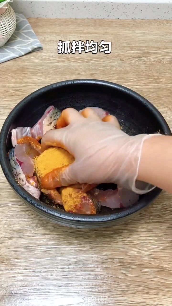 电饭锅炖鱼,软嫩入味,营养鲜美,你学会了吗?