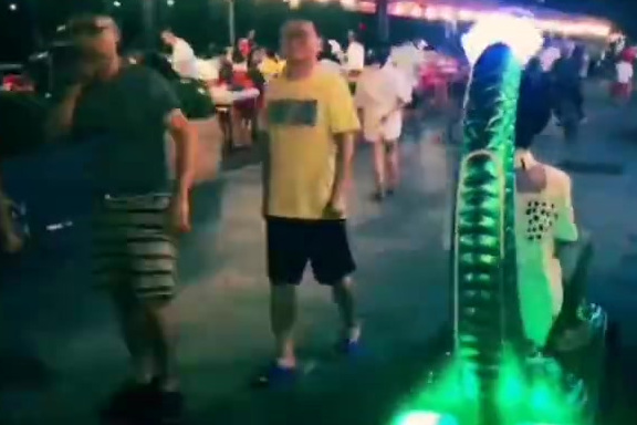 有趣的人鱼王子 尹半仙凡间渡劫之旅 专属青龙座驾
