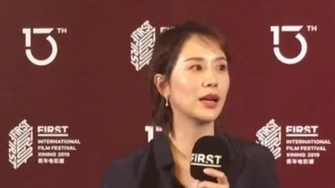 海清回应为中生代女演员邀角色一事,称早有这个想法,来FIRST后被青年导演的创作荷尔蒙深深