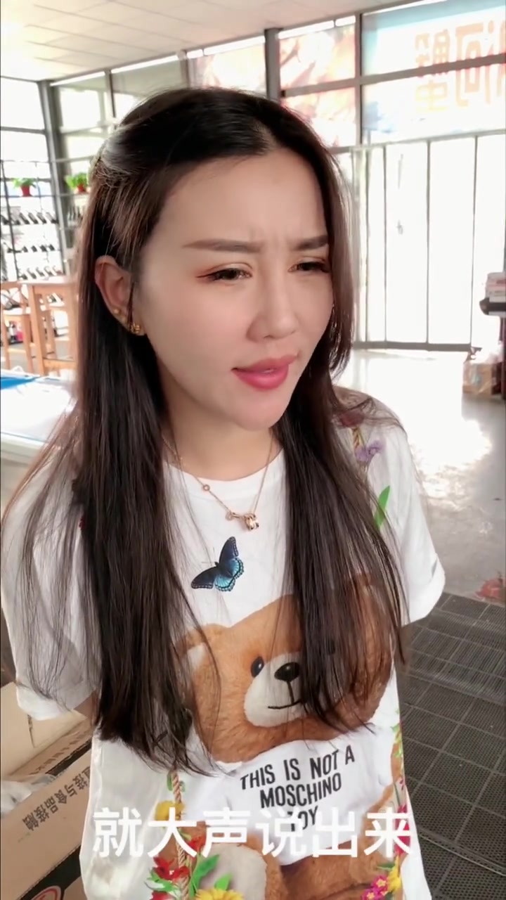 宾利想吃三文鱼,接下来看妈妈是怎样做的?结果百威的话扎心啦