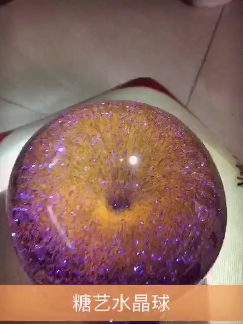 超级酷炫的“星空蛋糕”!随着灯光的变化而变化,这么贵有原因的
