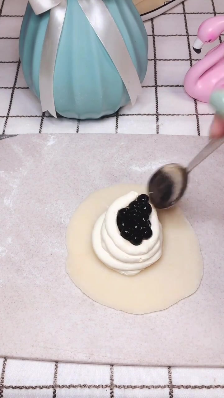 你吃过会爆浆的黑糖珍珠雪媚娘吗?软糯香甜,做法很简单!