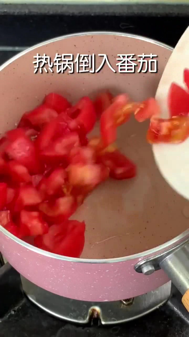 番茄鸡肉丸子汤,营养Q弹,低脂美味,减肥的女生多喝也不胖