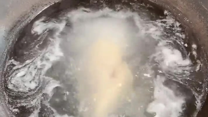 【麻酱鸡丝凉面】天气这么热,这种快手麻酱凉面特别适合这个季节吃,酸辣开胃。转存试试~(vi