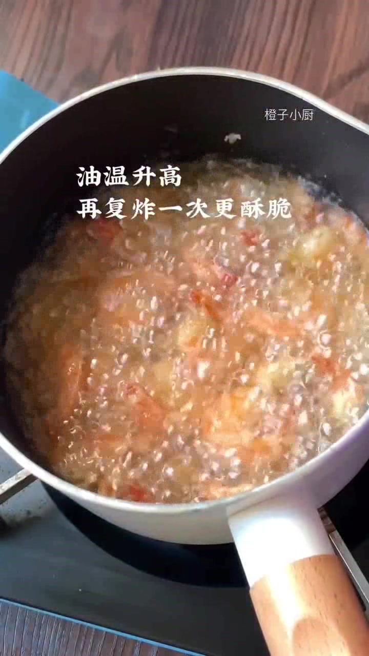 孩子放假,在家做一道美味的椒盐薯条海虾,香嫩还补钙,越吃越香