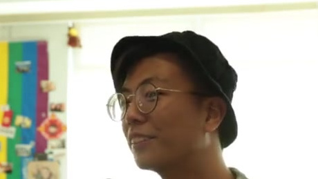 【街访《路人懂先森》:男生化妆不是娘就是 gay ?】男色经济当前,不管是在选秀节目中的 