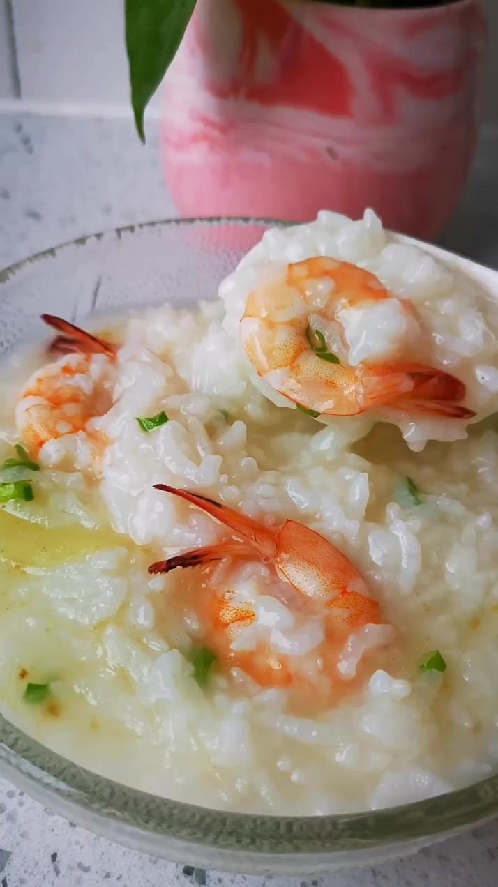 鲜虾粥这样做特别鲜美,好吃极了,宝宝超级爱吃