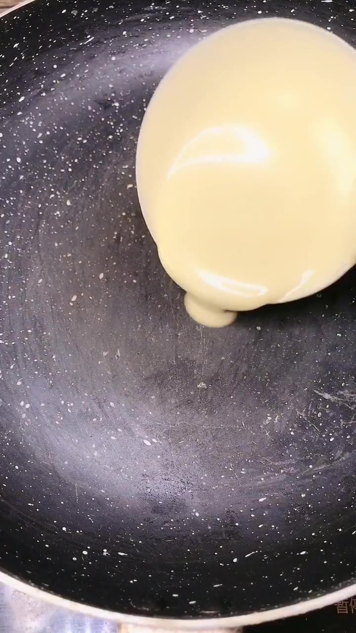 抹茶蜜豆千层蛋糕教程,台风天不宜出门,自己在家做起来