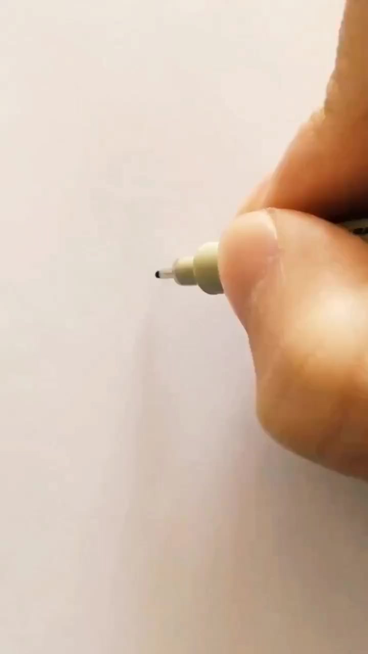 绝地求生手绘,画完后太萌了,像不像你跑毒的样子