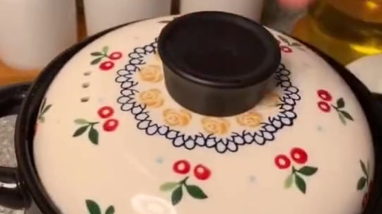 你的美食技能快点满了吗?掌上君每天中午分享的美食你喜欢吗?~哈哈,今天是【红烧牛肉面】,请