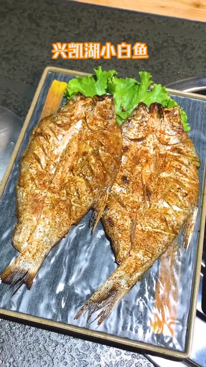 这家店的“马上封侯”沈阳独一份,分量足,蘸上秘制酱料,很不错