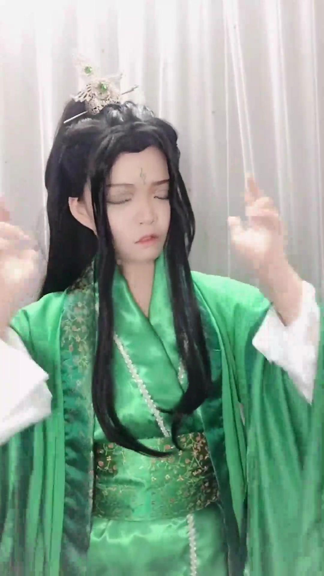 天官赐福cosplay,青鬼戚容,比起跳舞,我更喜欢听你骂人
