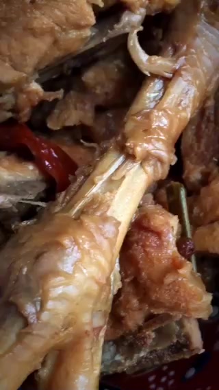 卤水鸡爪加上这些料来做,做菜吃当零食吃都可以,包你百吃不厌