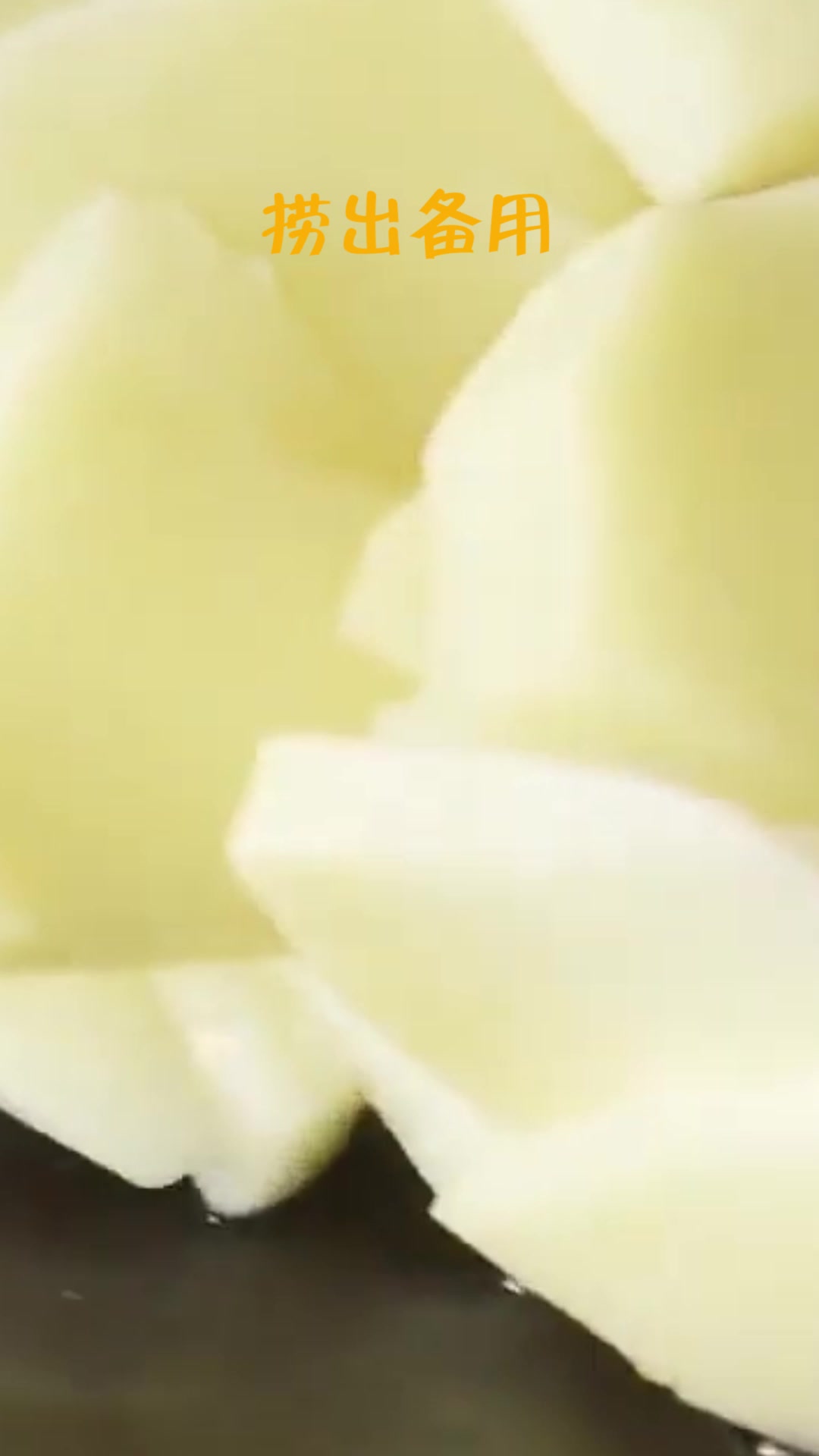 彩椒冬笋炒虾仁,味道还不错,好吃又好看
