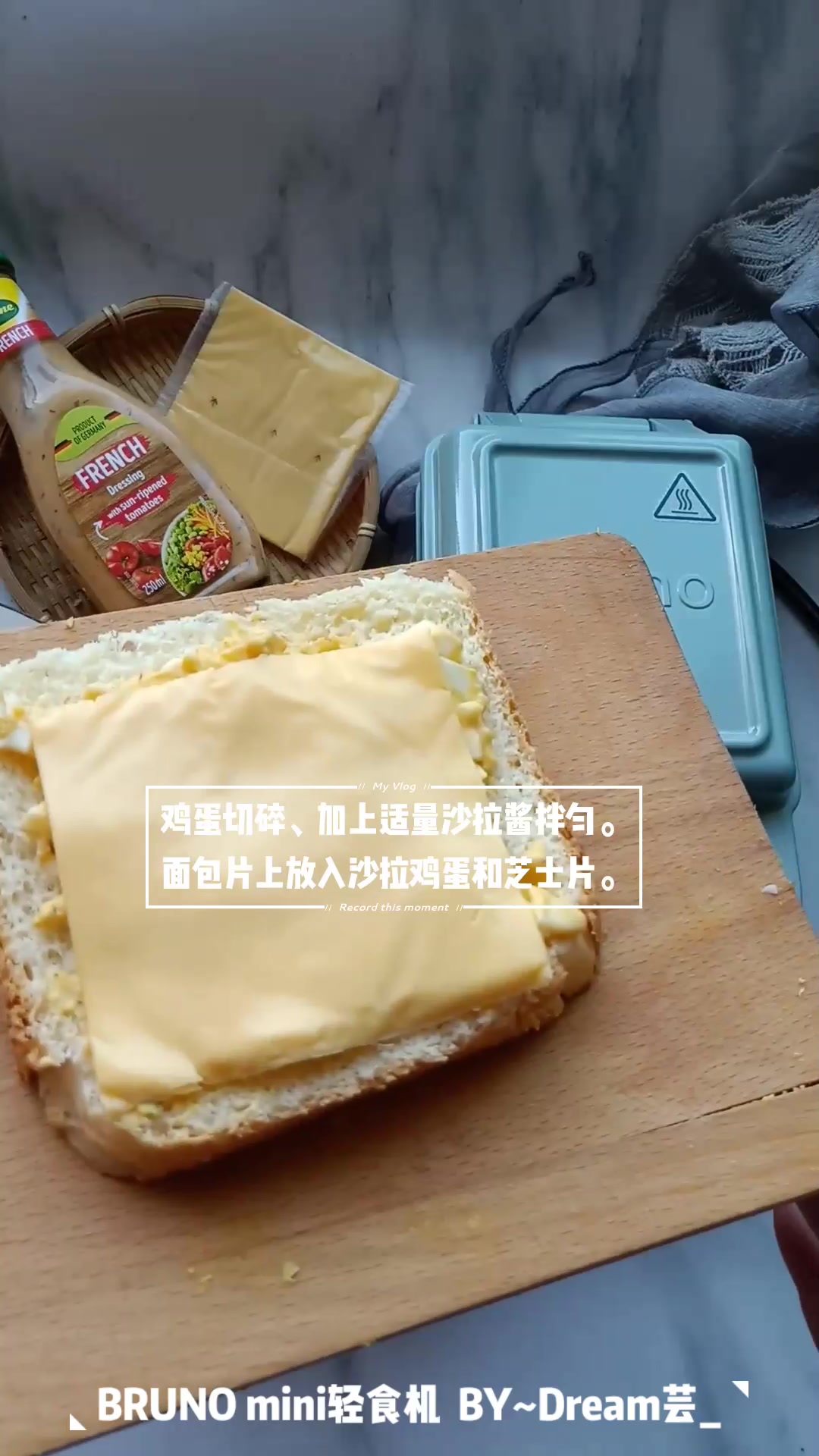 这款鸡蛋三明治,好看又好吃,做法一点也不难,赶紧来学学看!