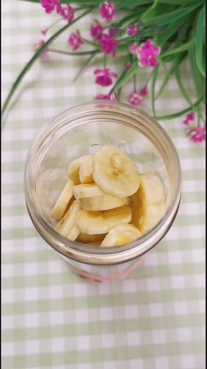 迷你香蕉饼,做的过程无水无油,美味又健康,休闲时刻的小零食~