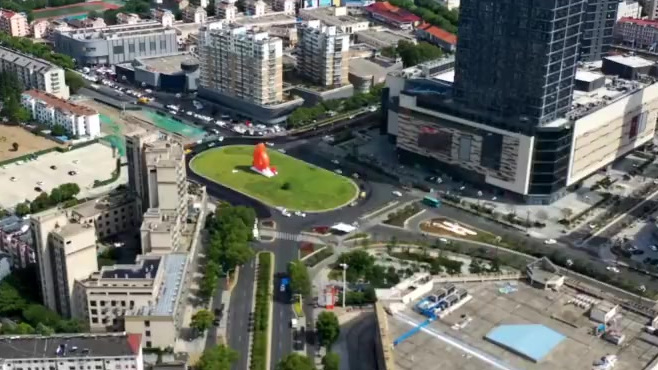 【萌哭了!溧水多了一个充气的新地标?其实真相是… 】为更好地提升城市形象,溧水区对望京交通