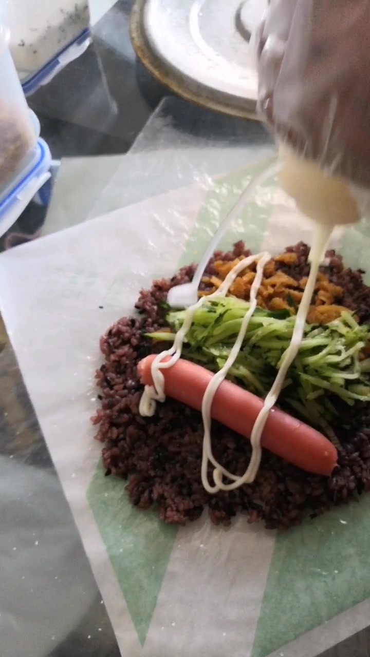 木桶糯米烤肠甜饭团