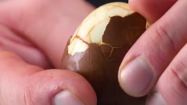 【8种鸡蛋料理法,把鸡蛋吃出花来】你还在无聊的炒鸡蛋煮鸡蛋?短片时长5分钟,介绍了8种提升