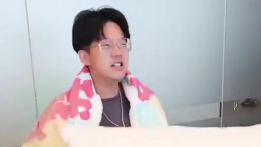 你们都经历过哪些奇怪的定律?比如我每次闭目养神,脑子里都是百因必有果 !