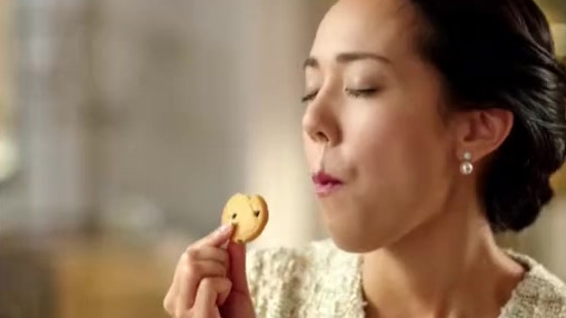 大家都知道欧洲的很多美食礼品很有名,其中比较推荐的是皇冠丹麦曲奇。刚得知这个中秋皇冠曲奇推