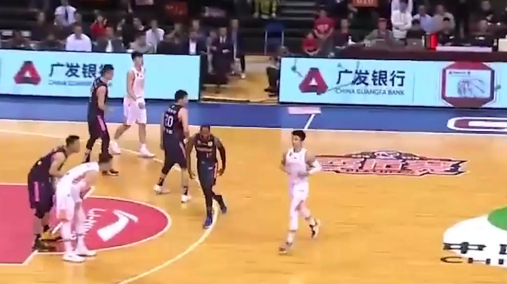 #CBA总决赛#【CBA公司发布公告:易建联和阿不都完备注册手续】易建联和阿不都两人的合同