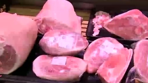 【杭州多家超市开售政府储备猪肉 价格比菜场便宜三成】9月14日起,浙江省一批政府储备的平价