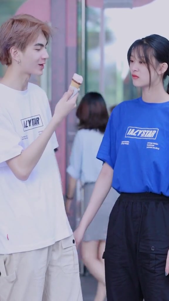 一个想吃冰激凌女孩的故事
