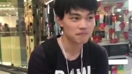 【周杰伦MV中的奶茶店爆满:排队到800号,“杰伦同款”早被一抢而光】周杰伦《说好不哭》的