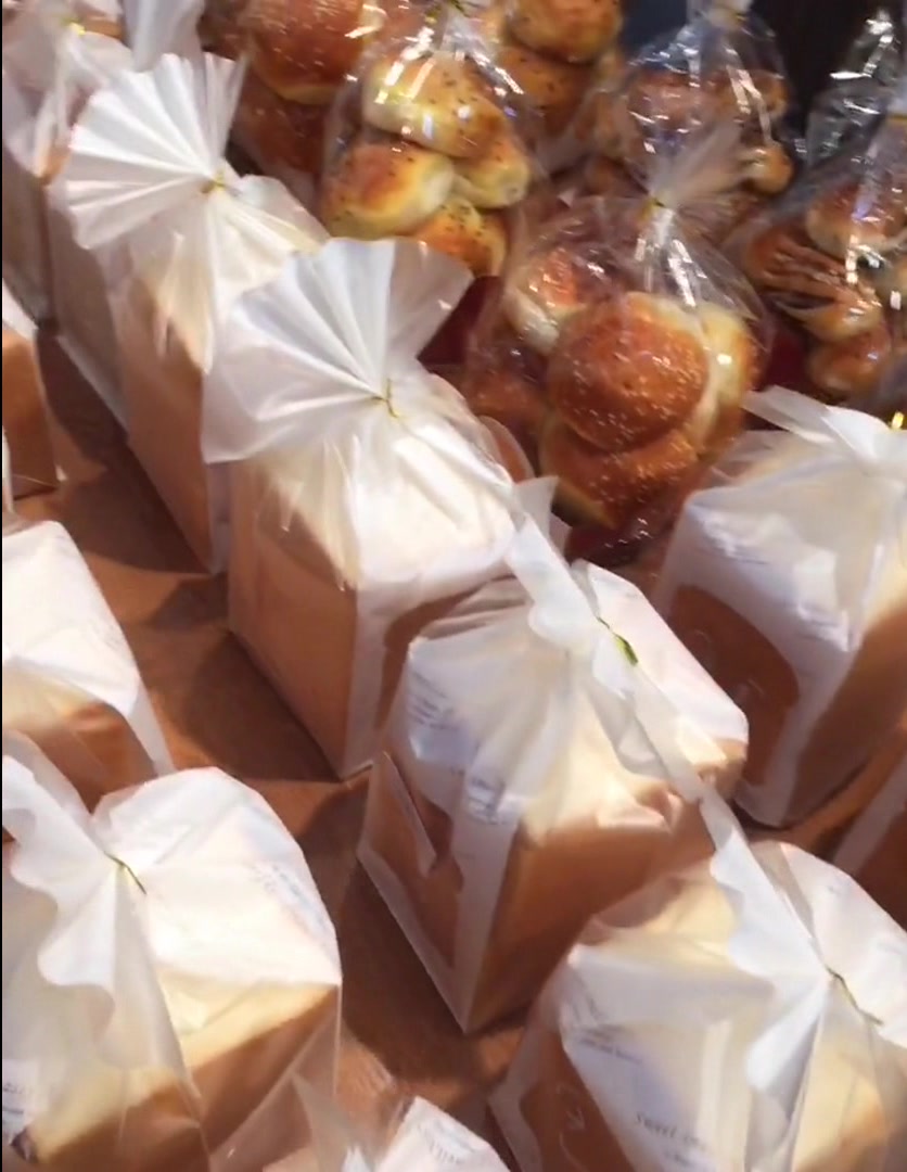 网红蛋糕店,里面的蛋糕和面包,都是我想吃的