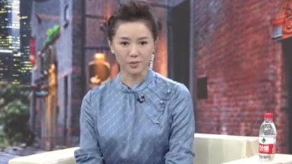 【汇源果汁惊现大坨霉菌!客服:跟发霉馒头一样,对身体没坏处】9月15日,上海杨女士在超市买