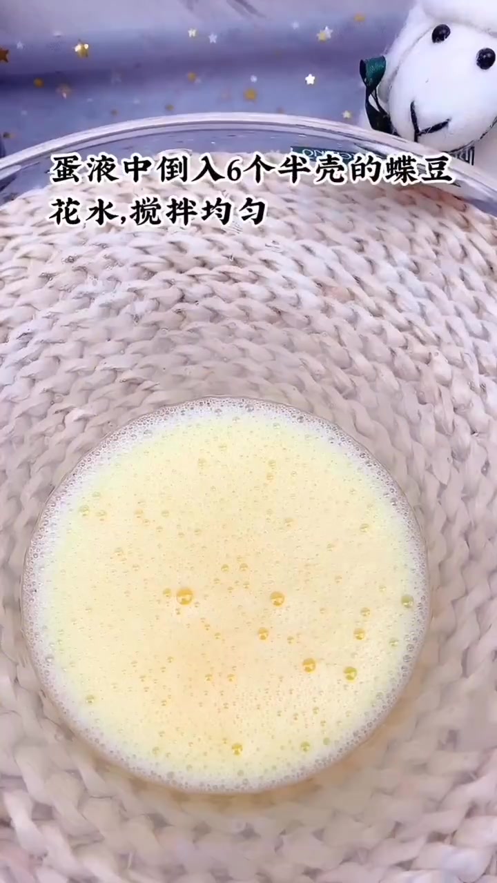 今天用湖水给宝宝炖个蛋,Q弹又嫩滑,千万不要错过!
