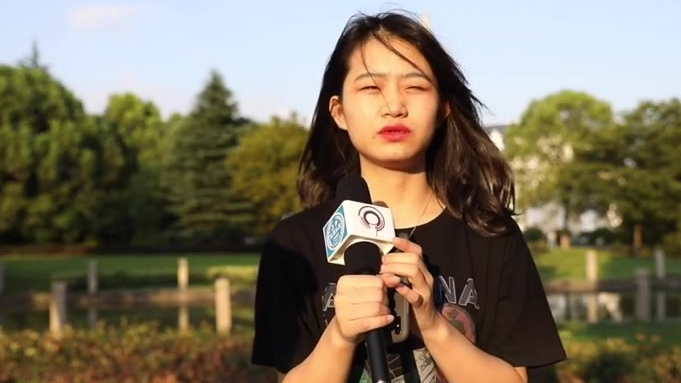 提到俄罗斯只有熊和酒,那你一定out啦!在出发前,报道团成员在校园里与几位同学聊了聊对俄罗