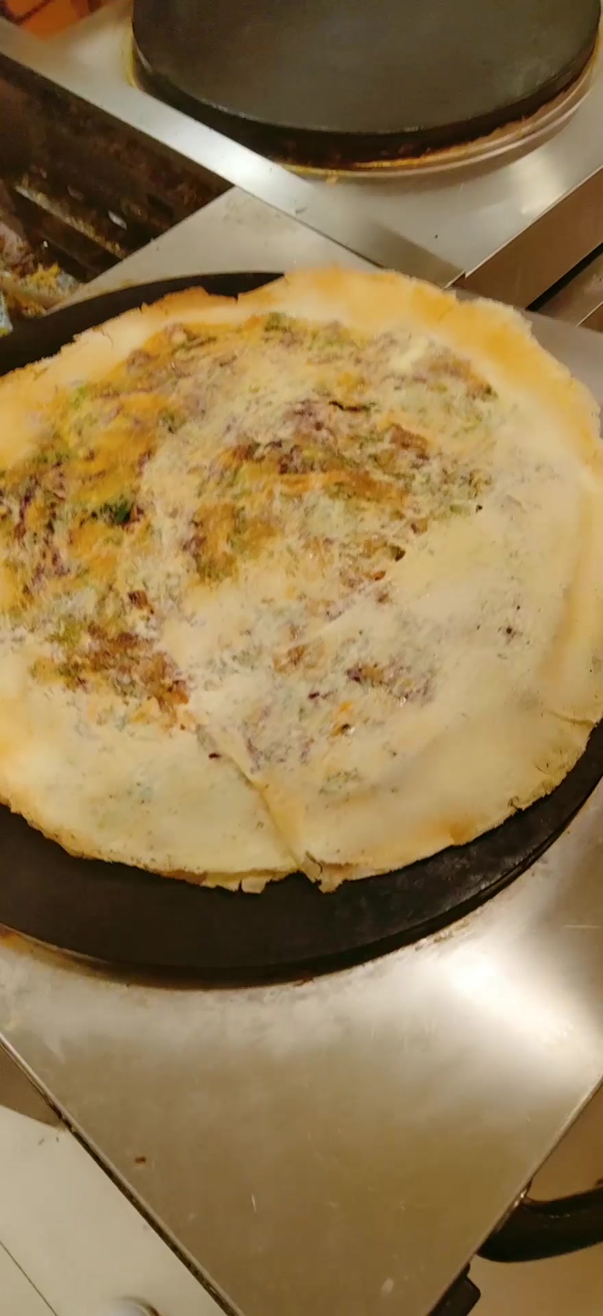 香酥可口的二妮菜煎饼,原来是这么做出来的,看完口水止不住了