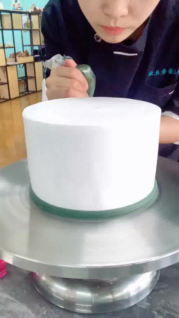 复古烛台蛋糕,最难的不是烛台造型,而是花边