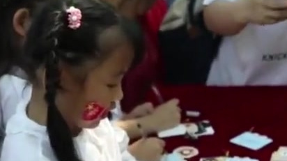 【生日快乐!三只大熊猫同日庆生】月月和半半是华东地区的首对大熊猫龙凤胎,出生于2016年1
