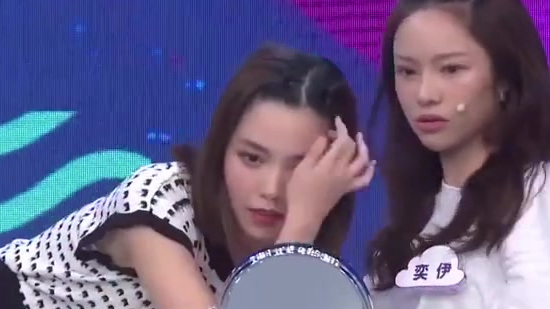 女生四天不洗头必备发型,油头扎头发更好看!&nbsp;   