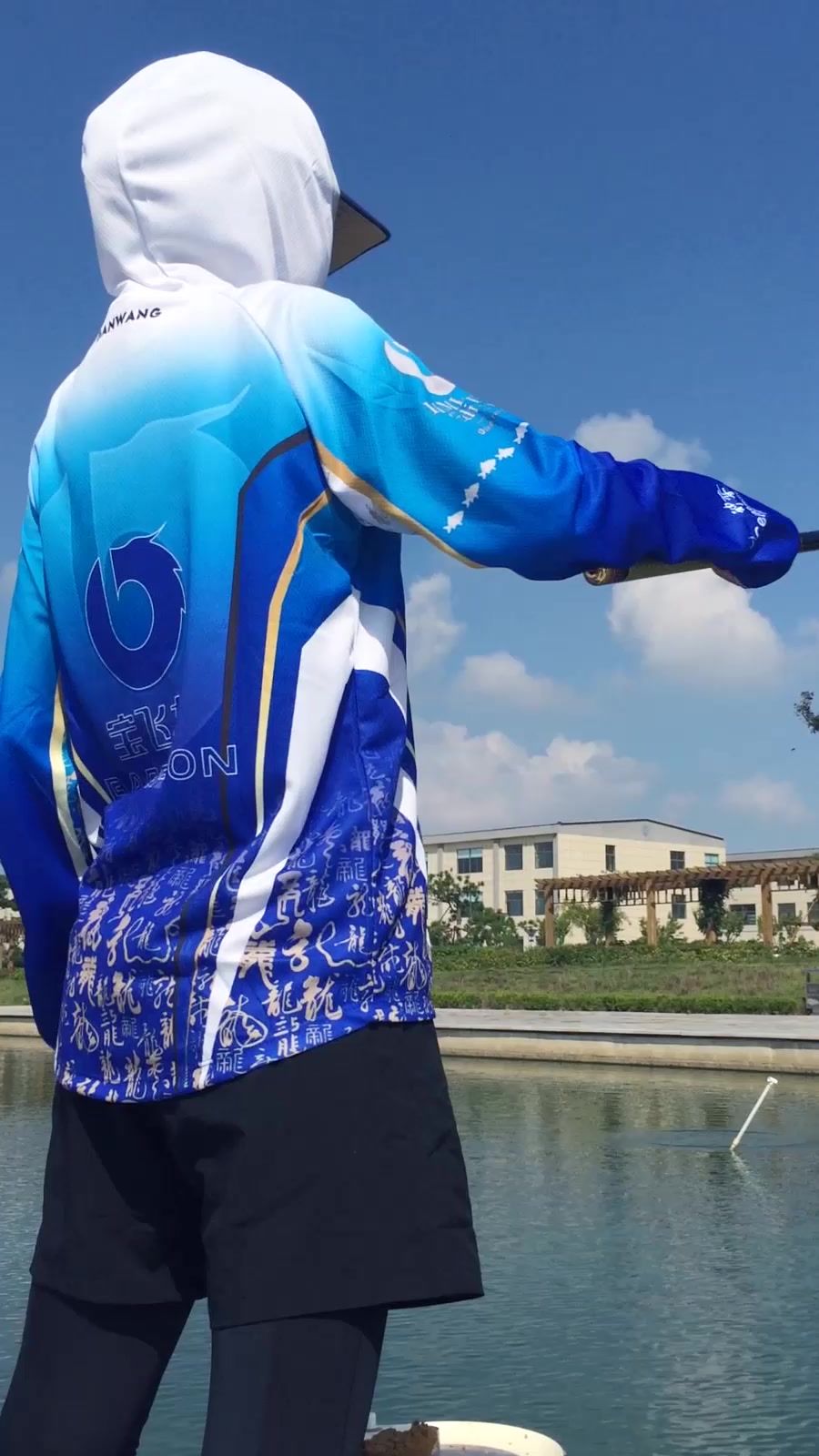 宝飞龙超轻超硬烧火棍台钓鲤鱼手竿