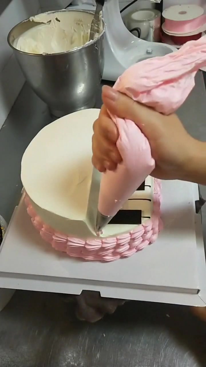 制作钢琴蛋糕,简单易学,成品简直漂亮的不要不要的