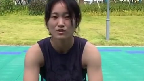 【真·金刚芭比!大三女生增重20斤练出8块腹肌:从不吃健身餐,都是在食堂吃】冯丽是宁波大学