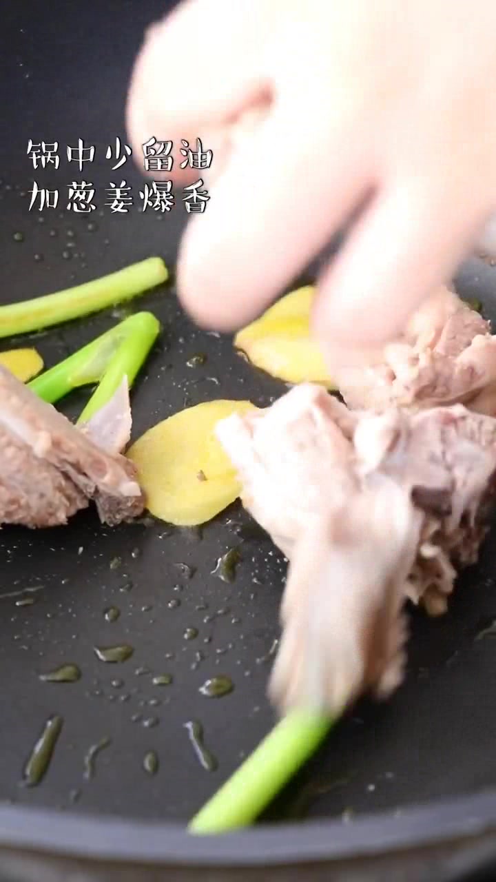 秋季必备排骨山药莲藕汤,汤鲜味美,营养滋补,超级好喝
