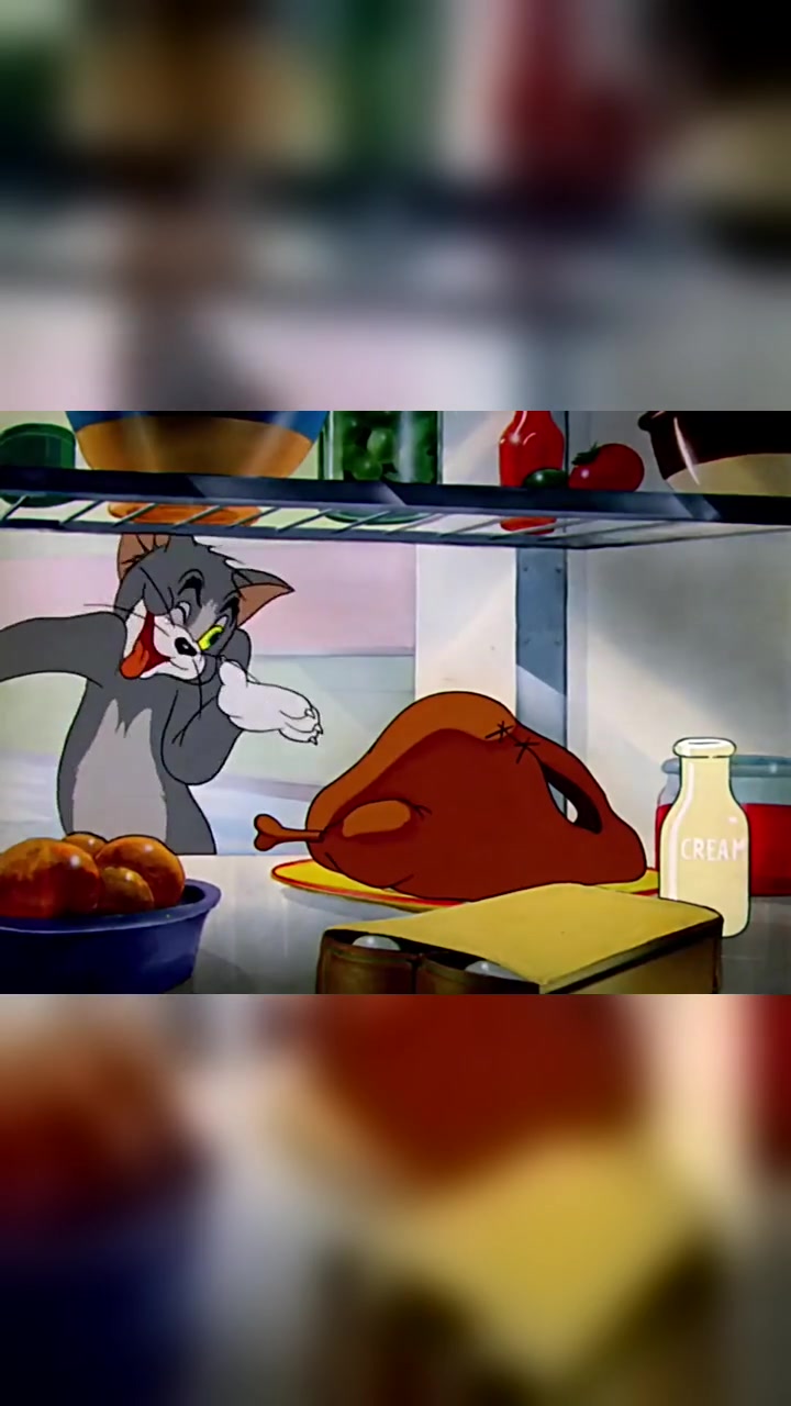 猫和老鼠:汤姆竟把鸡肉穿在了身上,还拉着杰瑞一起走路