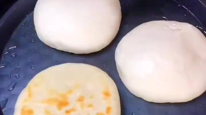 【发面小饼】快为你的早餐美食配一句朋友圈文案!香甜松软,做法简单,营养又好吃,可作早餐,美